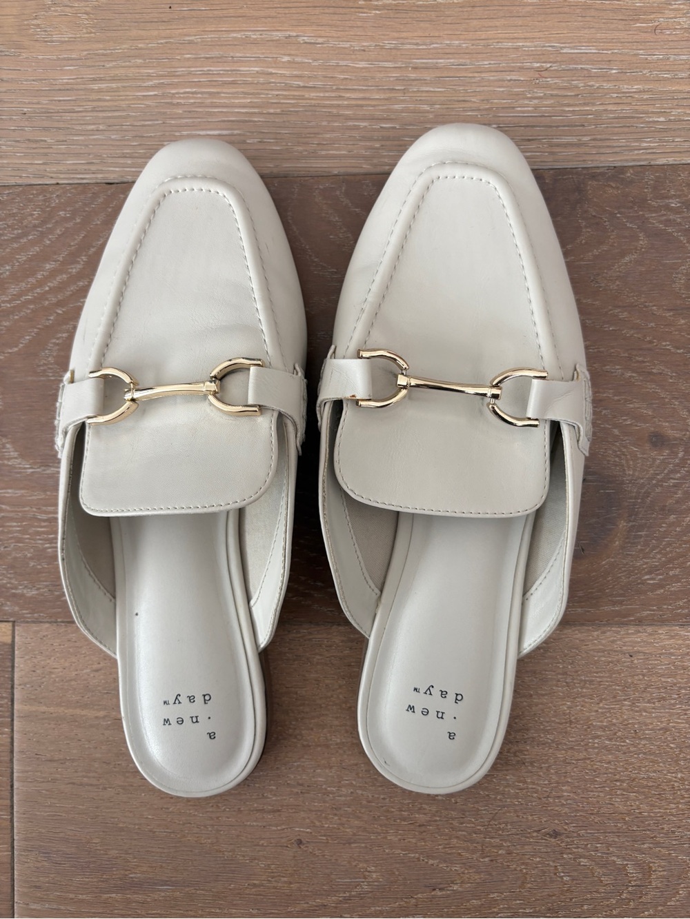 Off-white/Cream Mules
